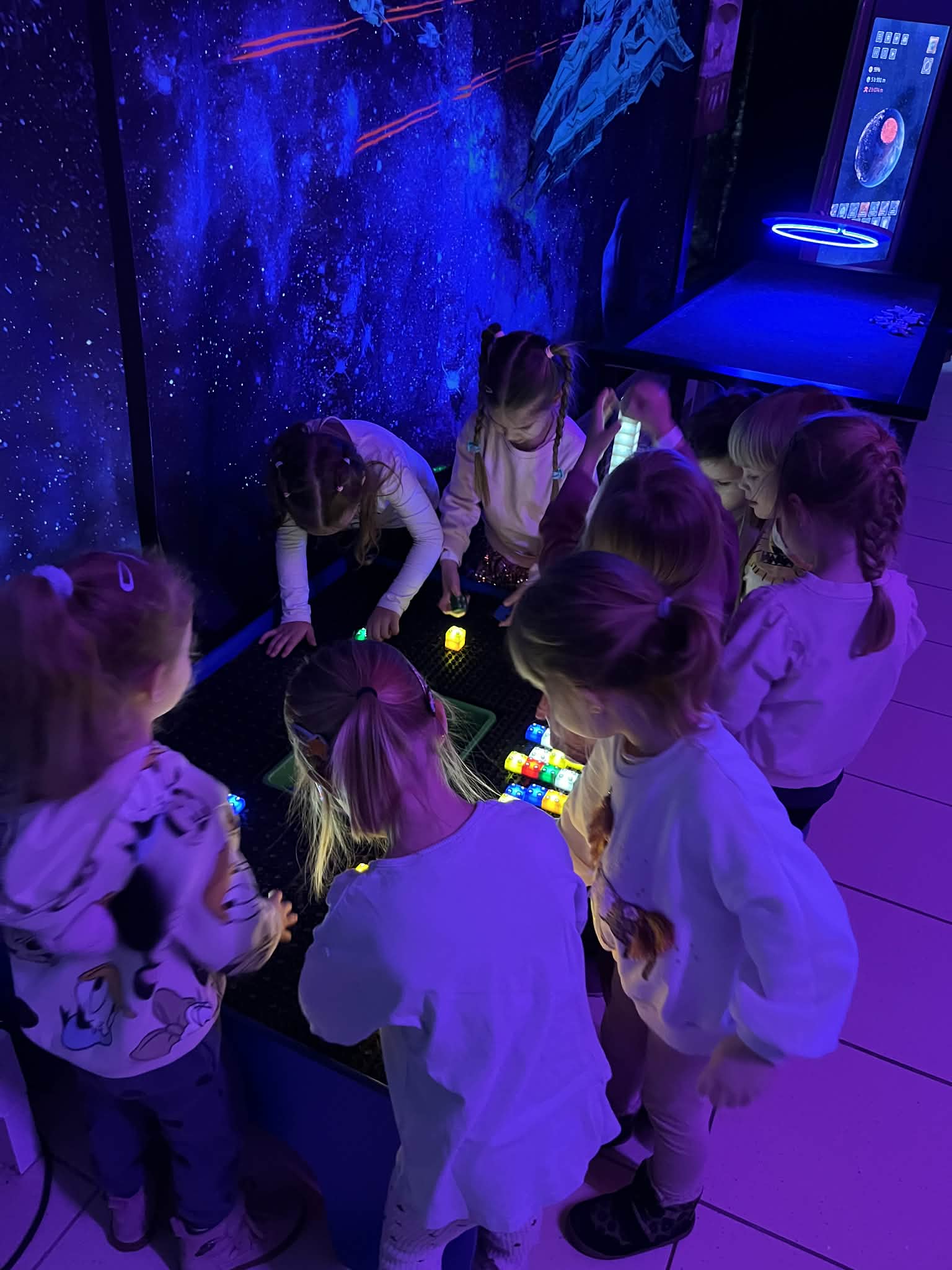 Interaktywna podróż w Kosmopark!